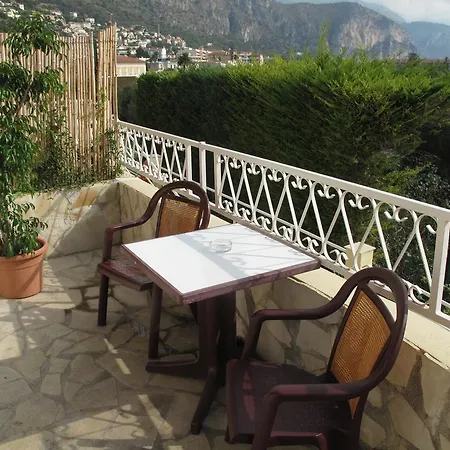 Le Chaudron Otel 2*