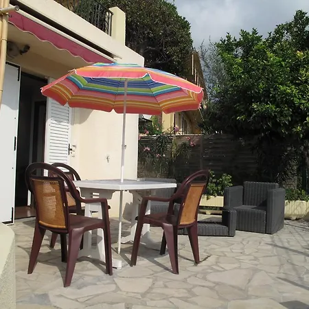 Le Chaudron Otel 2*