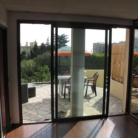 Le Chaudron Otel 2*